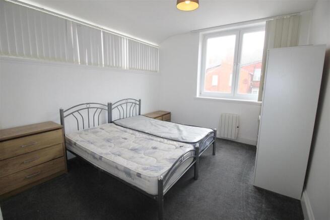 Duckworth Buildings, flat 9, bed 1.JPG