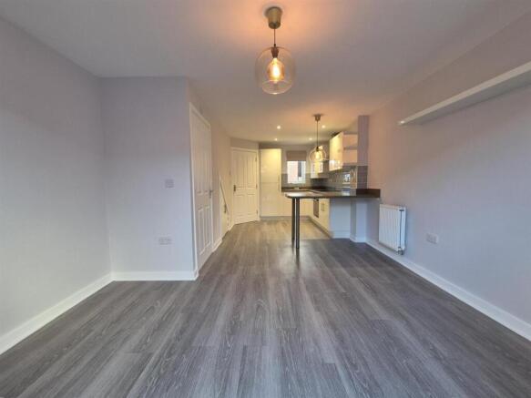 Kitchen / Living Area