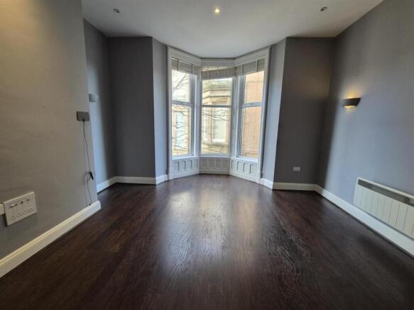 Open Plan Lounge / Kitchen