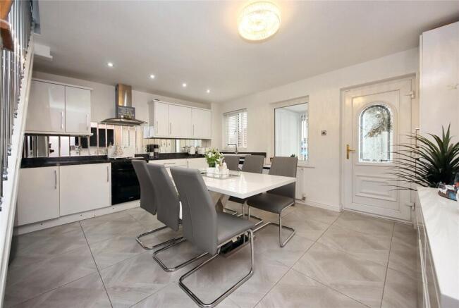 Kitchen/Dining Area