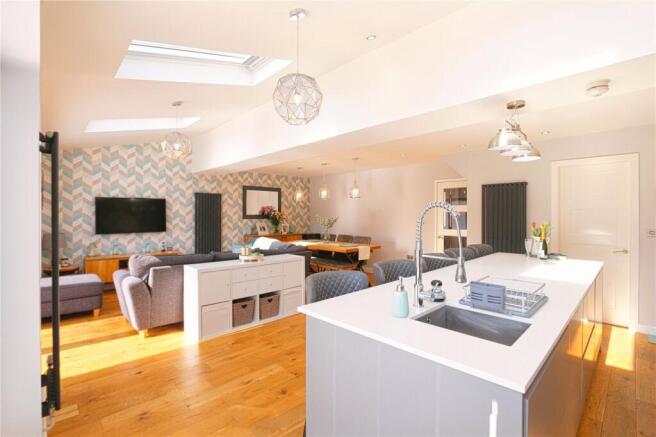 Kitchen/Dining Area