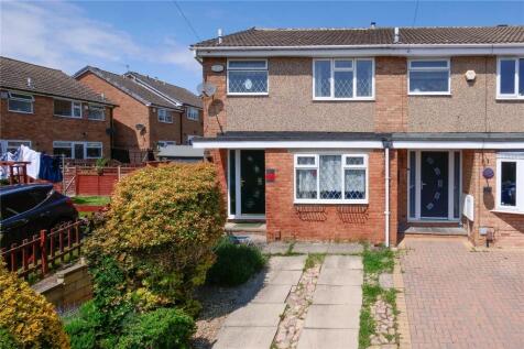 Woodlea Grove, Yeadon, Leeds, West Yorkshire, LS19