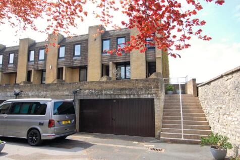 Old Vicarage Green, Keynsham, Bristol, Somerset, BS31