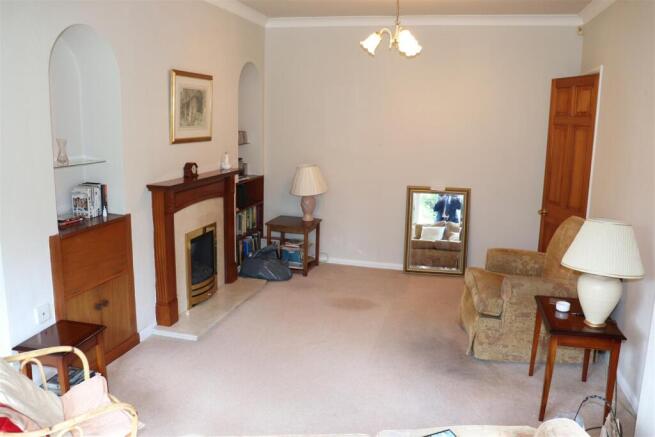 EXTENDED LOUNGE
