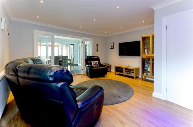 Lounge 1 SAPL8478-20250731-DxO_DeepPRIME XD2s.jpg