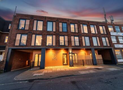 Field End Road, Ruislip, HA4