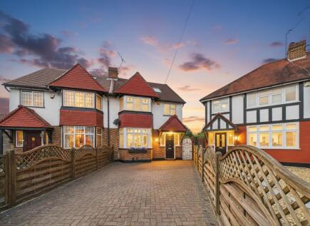 Cherry Close, Ruislip, HA4