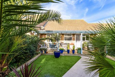 Oxford Close, West Wittering, Chichester