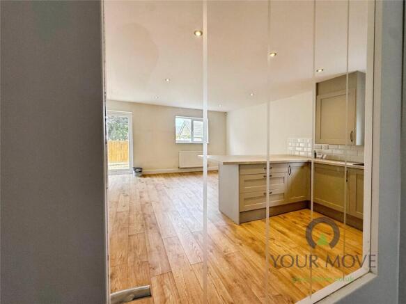 Kitchen/ Living Room