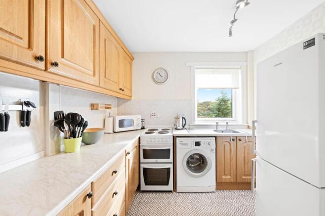 Fitted Breakfasting Kitchen