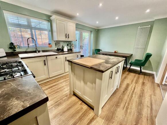 KITCHEN/DINER