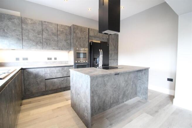 KITCHEN & DINING