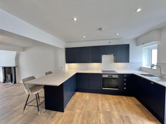 OPEN PLAN LIVING SPACE