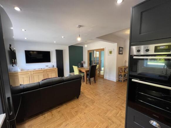 KITCHEN/DINING/LIVING