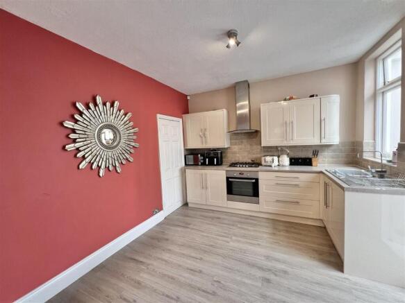 KITCHEN/DINER