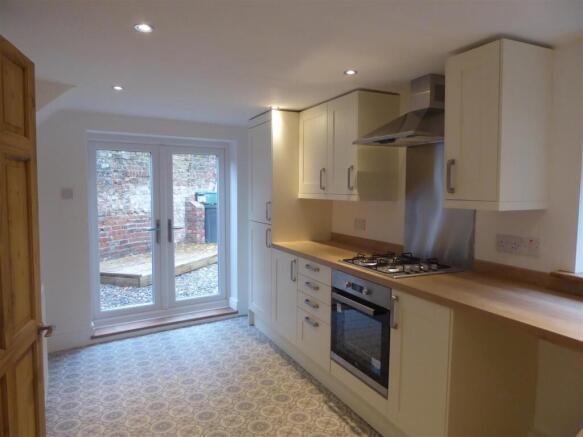 KITCHEN/BREAKFAST ROOM