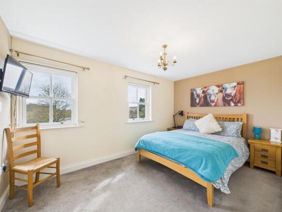 Bed 1.jpg