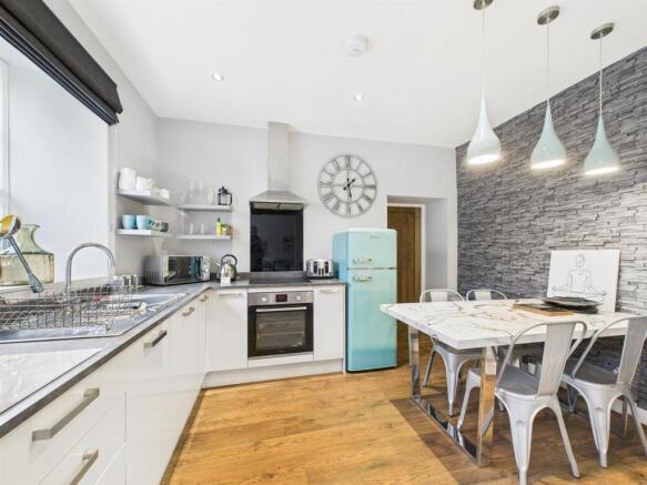 G Kitchen.jpg