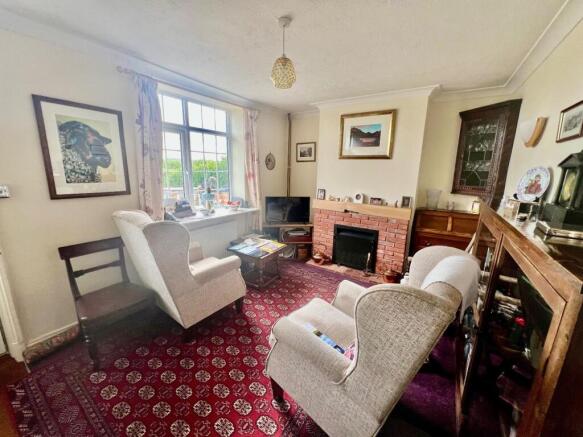 Lounge/Dining Room