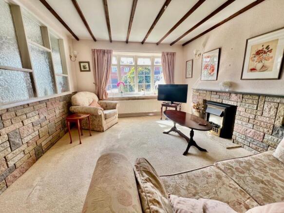 Lounge/Dining Room