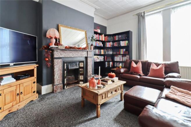 Lounge/Bedroom