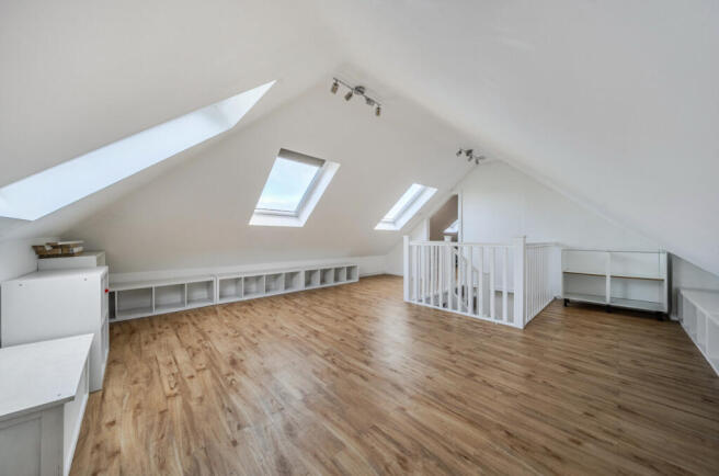 1371432-11-68f8b0...