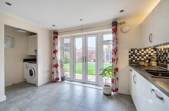 1377262-9-690cce9...