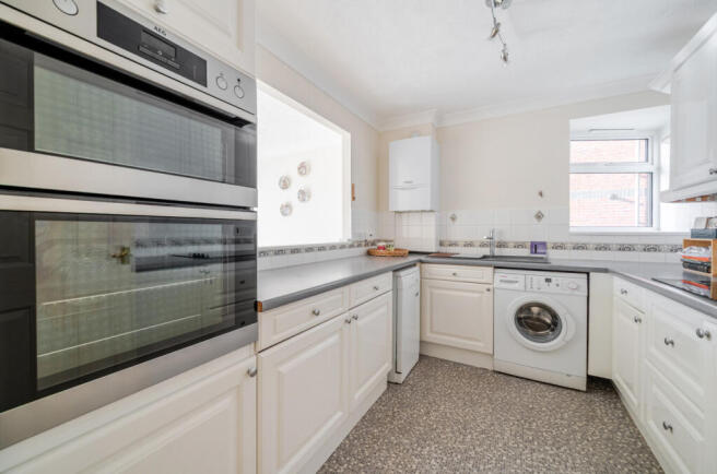 1376032-19-690df5...