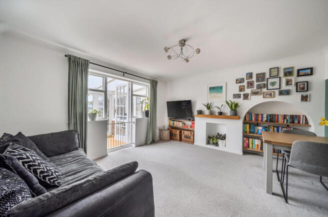 1402015-10-697256...