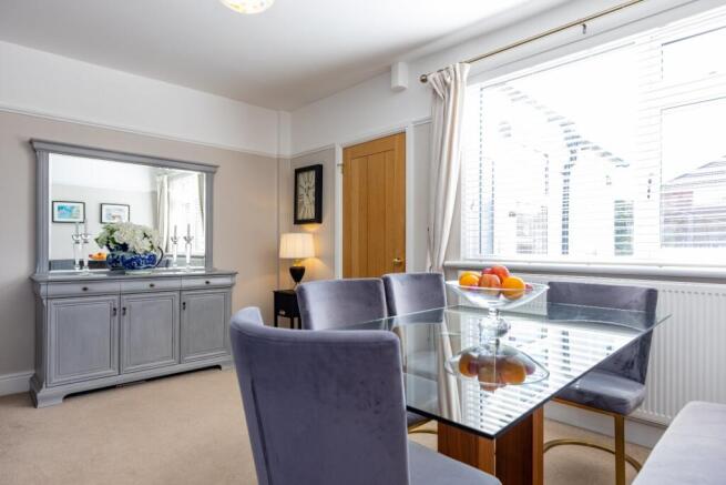Lounge/Dining Room