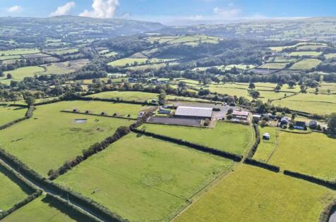 Celaeron Equestrian Centre & Caravan Site, Neuaddlwyn, Ceredigon.