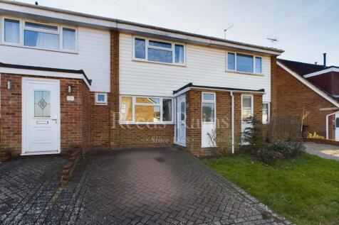 Reeves Close, Staplehurst, Kent, TN12