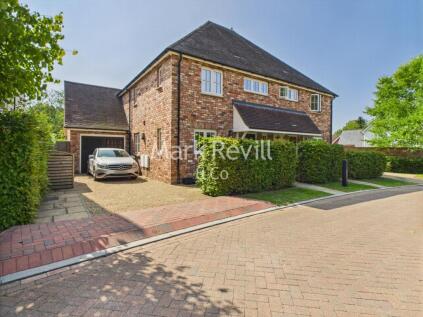 Plover Place, Ardingly, RH17