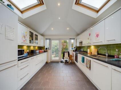 Woodlands Road, Haywards Heath, RH16