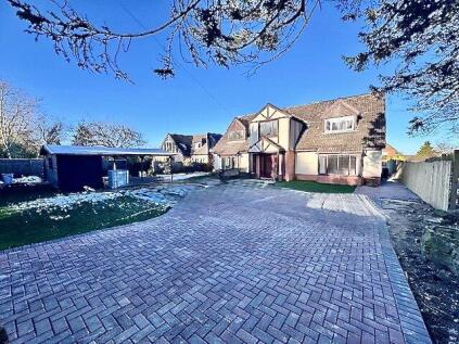 The Avenue, Ponteland