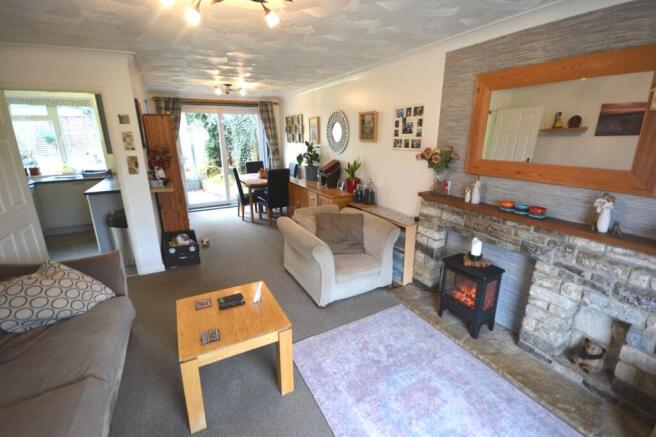 LOUNGE/DINING ROOM