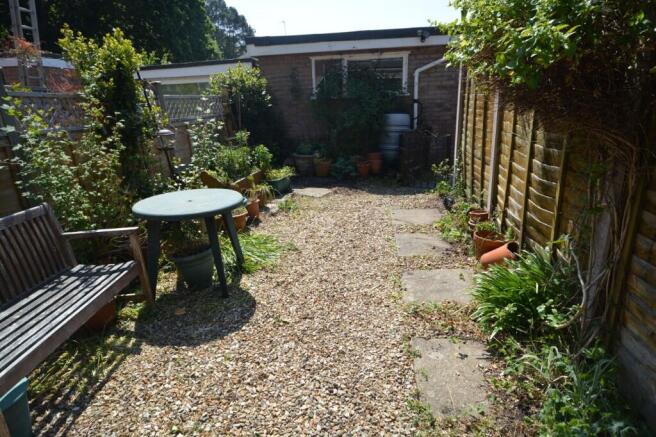 FRONT GARDEN