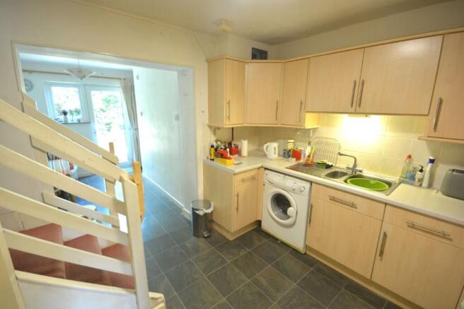 KITCHEN/DINING ROOM