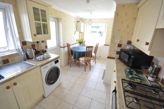KITCHEN/DINING ROOM