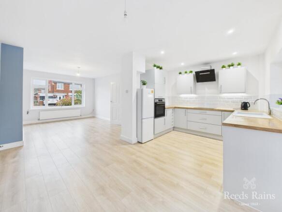 Kitchen/ Living Room