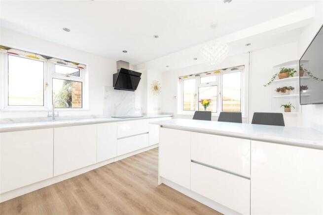 Kitchen/Breakfast Rm