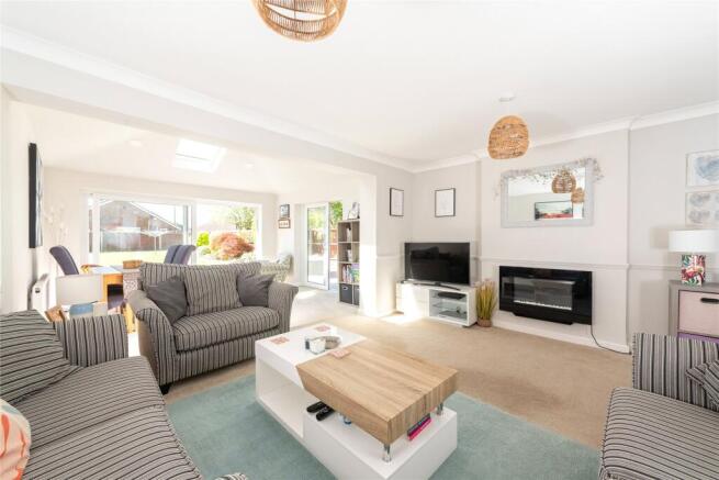Sitting/Dining Room