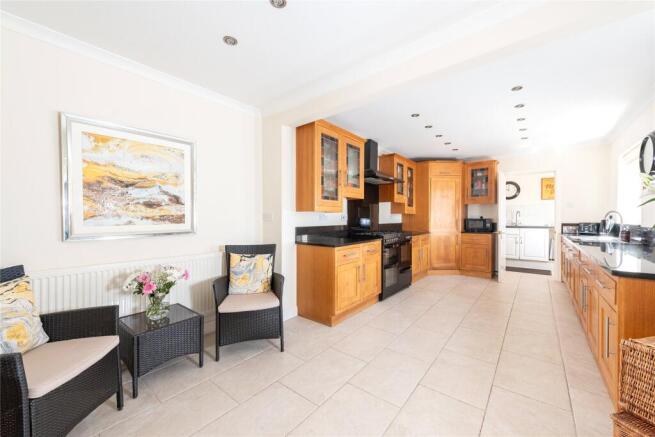 Kitchen/Breakfast Rm