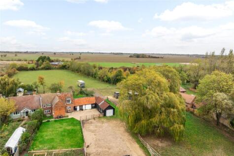 Cross End, Thurleigh, Bedfordshire, MK44