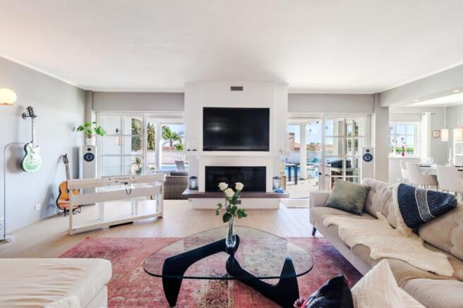 3 LIVING ROOM.jpg