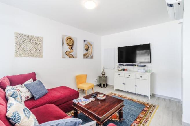 3 LIVING ROOM.jpg