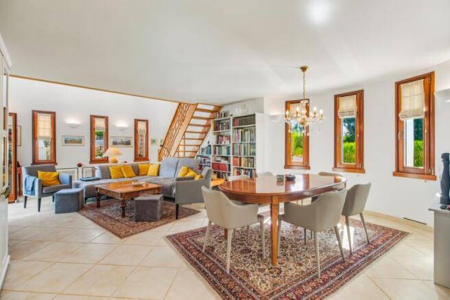 1.1 LIVING ROOM.jpg