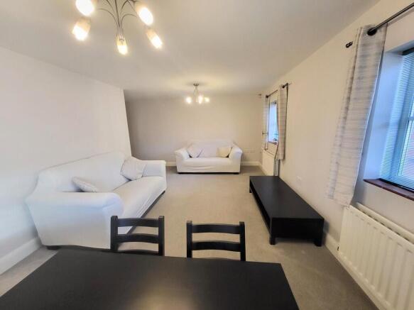 Lounge Dining roo...