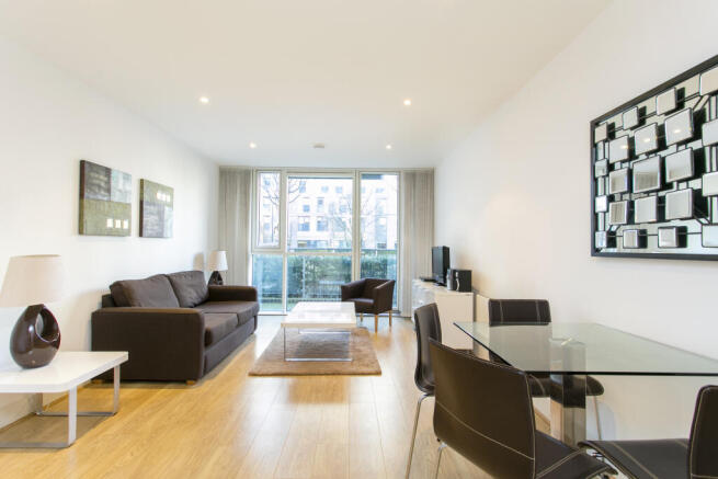 3 Christopher Court_