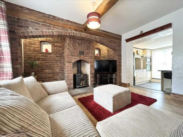 LOUNGE DINING ROOM